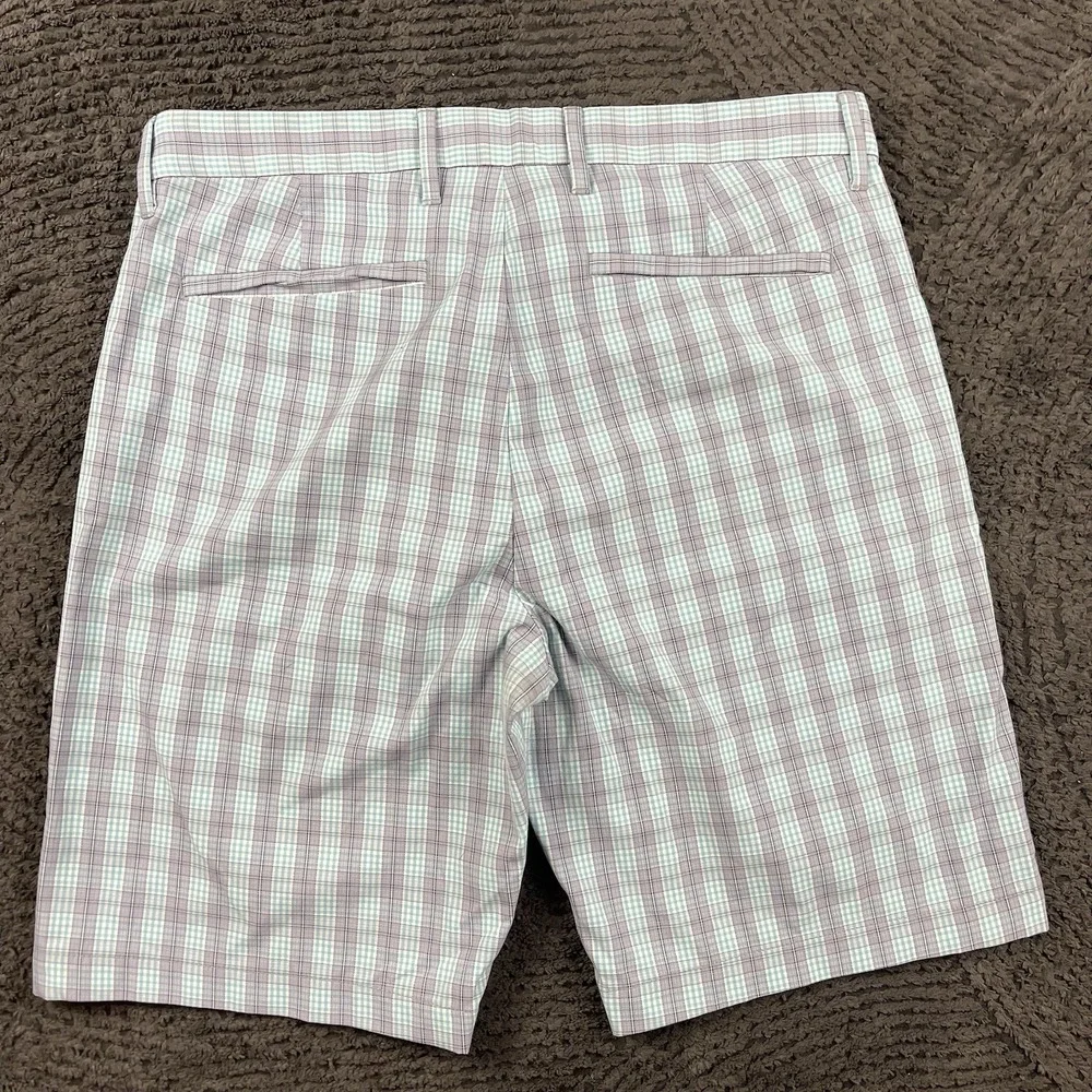 Tommy Bahama Mens 34 Shorts Green Plaid Check Nylon Spandex Blend Stretch Casual